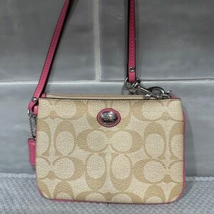 Super cute vintage coach wristlet